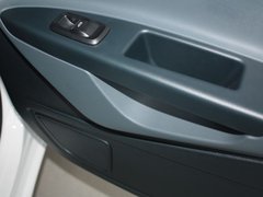 2012款 两厢 1.5L 自动 动感限量版