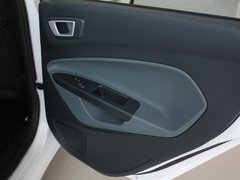 2012款 两厢 1.5L 自动 动感限量版