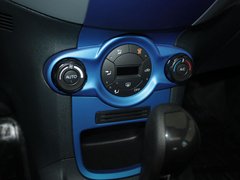 2012款 两厢 1.5L 自动 动感限量版