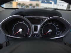 2012款 两厢 1.5L 自动 动感限量版