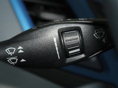 2012款 两厢 1.5L 自动 动感限量版