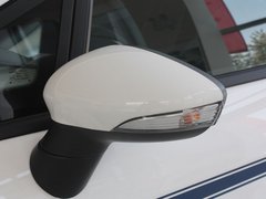 2012款 两厢 1.5L 自动 动感限量版