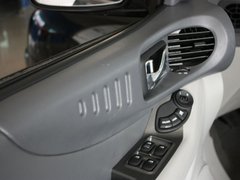 2012款 2.0T 手动 四驱豪华版 5座