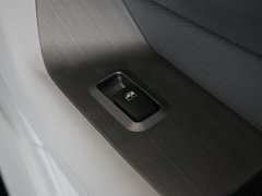 2012款 2.0T 手动 四驱豪华版 5座