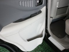 2012款 2.0T 手动 四驱豪华版 5座