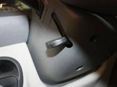 2012款 2.0T 手动 四驱豪华版 5座