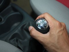 2012款 1.0 手动 豪华型