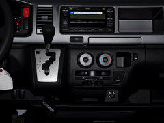 2011款 HIACE 2.7L 自动 标准版 13座