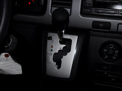 2011款 HIACE 2.7L 自动 标准版 13座