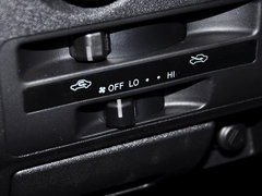 2011款 HIACE 2.7L 自动 标准版 13座