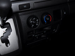 2011款 HIACE 2.7L 自动 标准版 13座