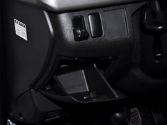 2011款 HIACE 2.7L 自动 标准版 13座