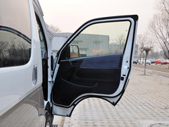 2011款 HIACE 2.7L 自动 标准版 13座