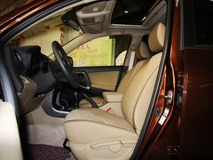 一汽丰田  RAV4 2.0L AT 驾驶席座椅正视图