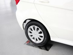 2012款 两厢 1.3L 手动 乐尚版