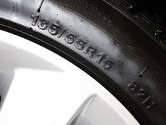 2012款 两厢 1.5L 手动 乐尚版