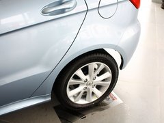 2012款 两厢 1.5L 手动 乐尚版