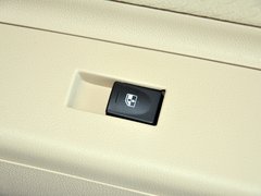2012款 两厢 1.5L 手动 乐尚版