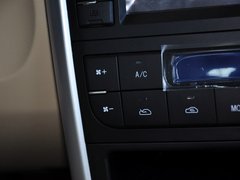 2012款 两厢 1.5L 手动 乐尚版