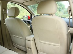 2012款 两厢 1.5L 自动 乐尚版