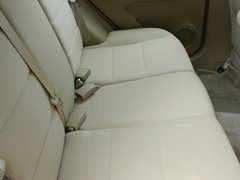 2012款 两厢 1.5L 自动 乐尚版