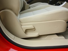 2012款 两厢 1.5L 自动 乐尚版