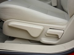 2012款 两厢 1.5L 自动 乐尚版