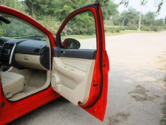 2012款 两厢 1.5L 自动 乐尚版