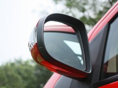 2012款 两厢 1.5L 自动 乐尚版