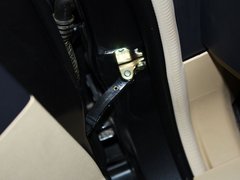 2012款 两厢 1.5L 自动 乐尚版
