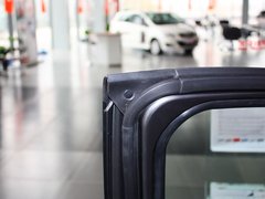 2012款 两厢 1.5L 自动 乐尚版