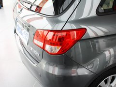 2012款 两厢 1.5L 自动 乐尚版