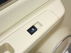 2012款 两厢 1.5L 自动 乐尚版