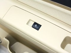 2012款 两厢 1.5L 自动 乐尚版