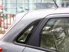 2012款 两厢 1.5L 自动 乐尚版