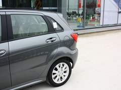 2012款 两厢 1.5L 自动 乐尚版