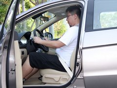 2012款 两厢 1.5L 自动 乐享版