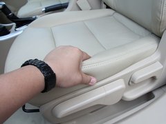 2012款 两厢 1.5L 自动 乐享版