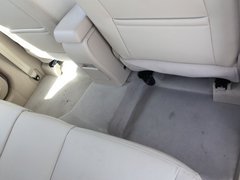 2012款 两厢 1.5L 自动 乐享版
