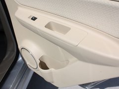 2012款 两厢 1.5L 自动 乐享版