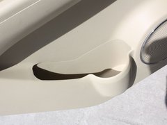 2012款 两厢 1.5L 自动 乐享版