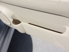 2012款 两厢 1.5L 自动 乐享版