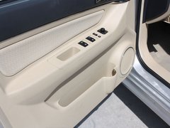 2012款 两厢 1.5L 自动 乐享版