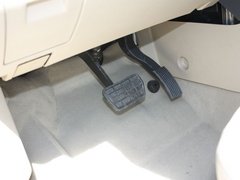 2012款 两厢 1.5L 自动 乐享版