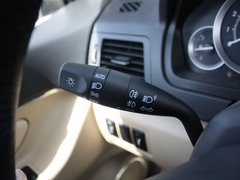 2012款 两厢 1.5L 自动 乐享版