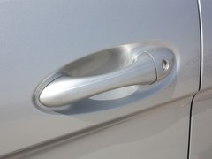 2012款 两厢 1.5L 自动 乐享版