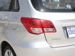 2012款 两厢 1.5L 自动 乐享版