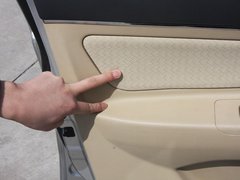 2012款 两厢 1.5L 自动 乐享版