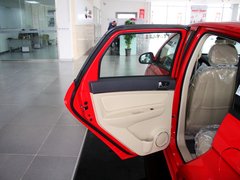 2012款 两厢 1.5L 自动 乐享版