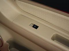 2012款 两厢 1.5L 自动 乐享版
